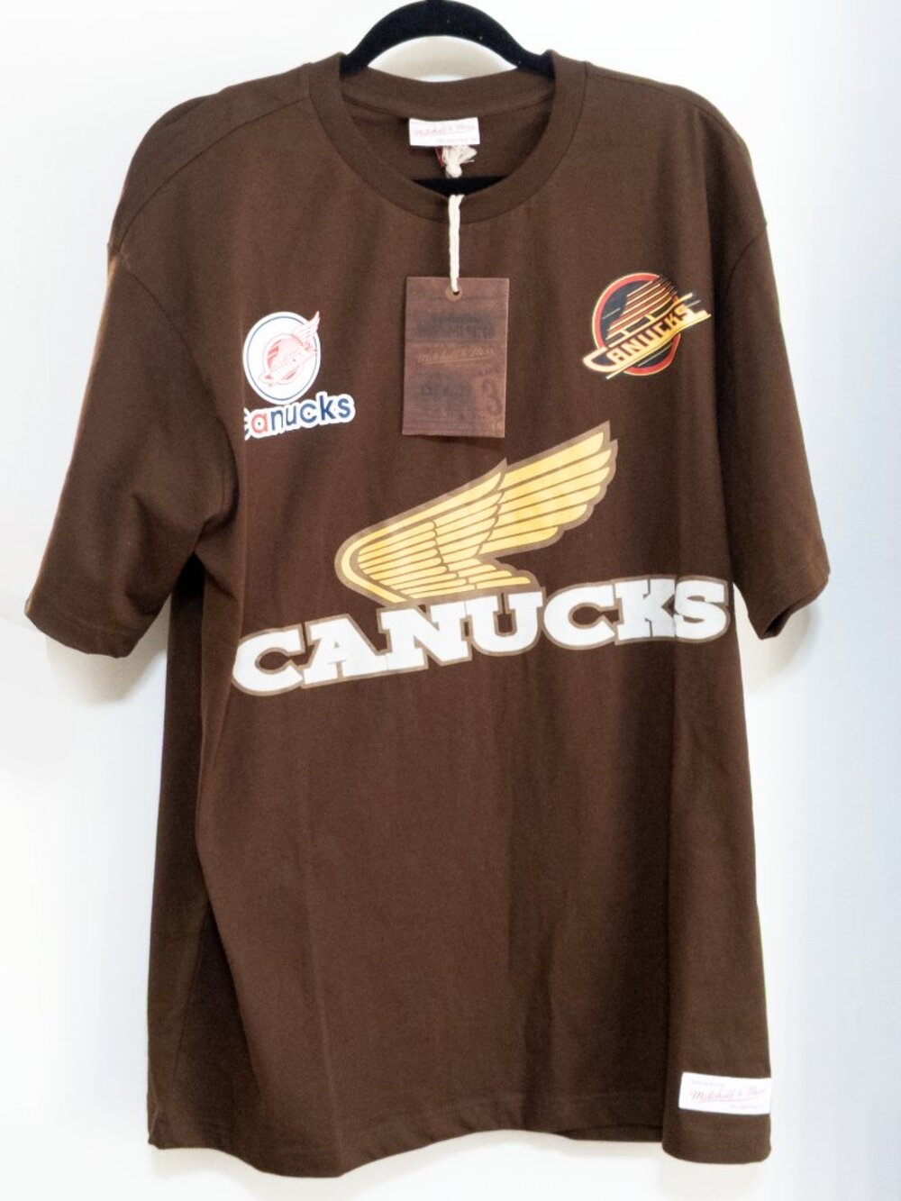Mitchell & Ness NHL CANUCKS Japan Wings Tee Men's Size Large Sports Canada NWT